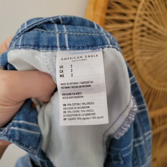 American Eagle Super Hi-Rise Vertical Stripe Chambray Shorts NWT 2 Blue - Picture 3 of 10